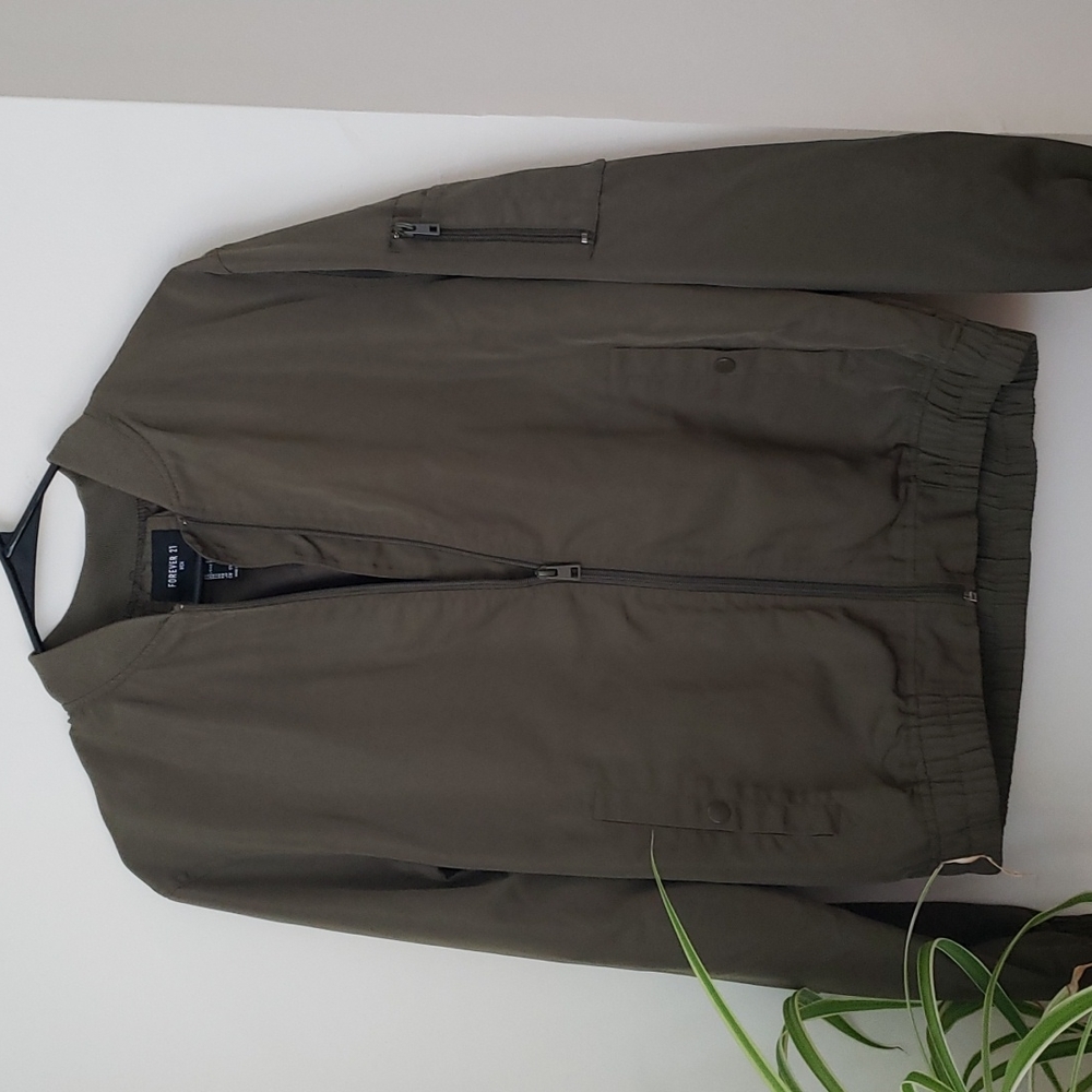 Army green bomber jacket size S